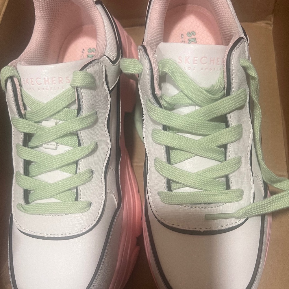 Skechers women’s 9.5 new